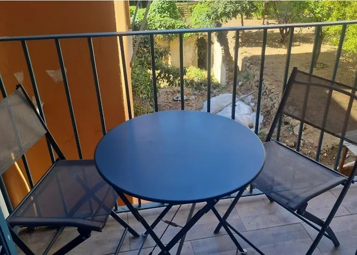Spacious Cocoon Close To The Beach